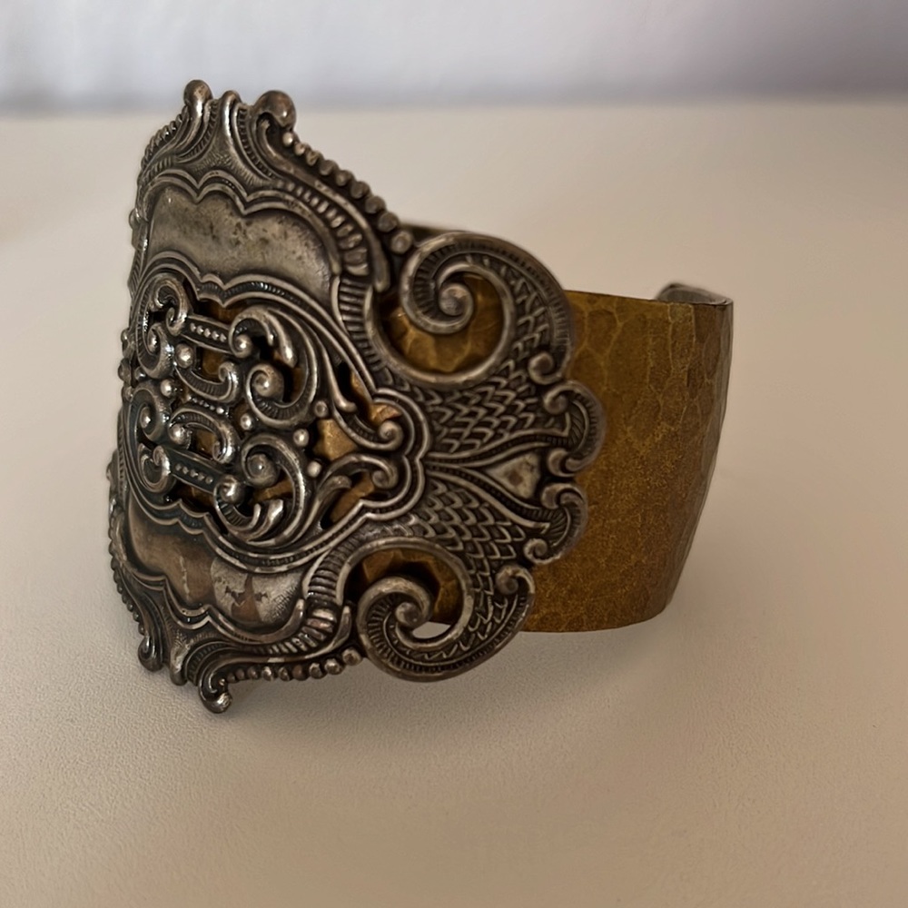 Beautiful Cuff Bracelet - Picture 4 of 6